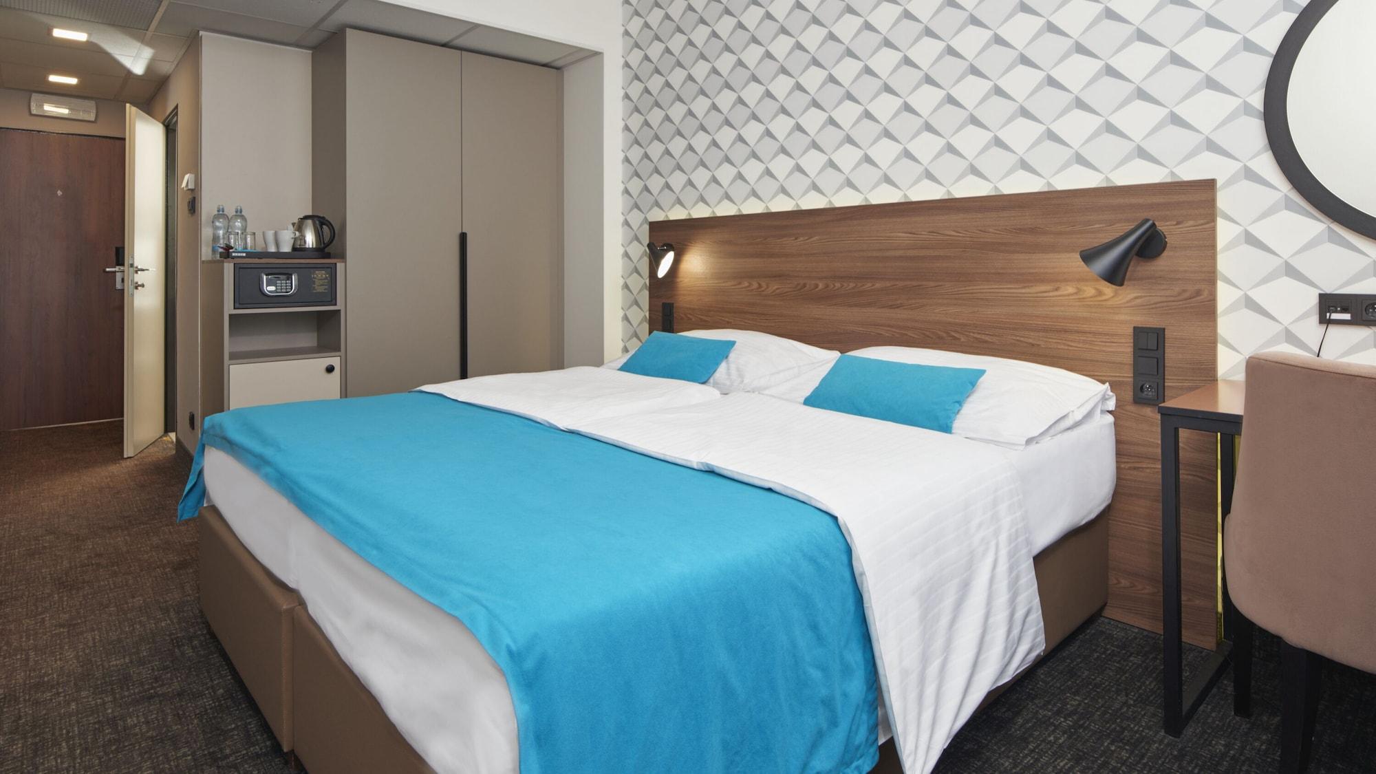 Orea Hotel Pyramida Praha Exterior photo Room in the hotel