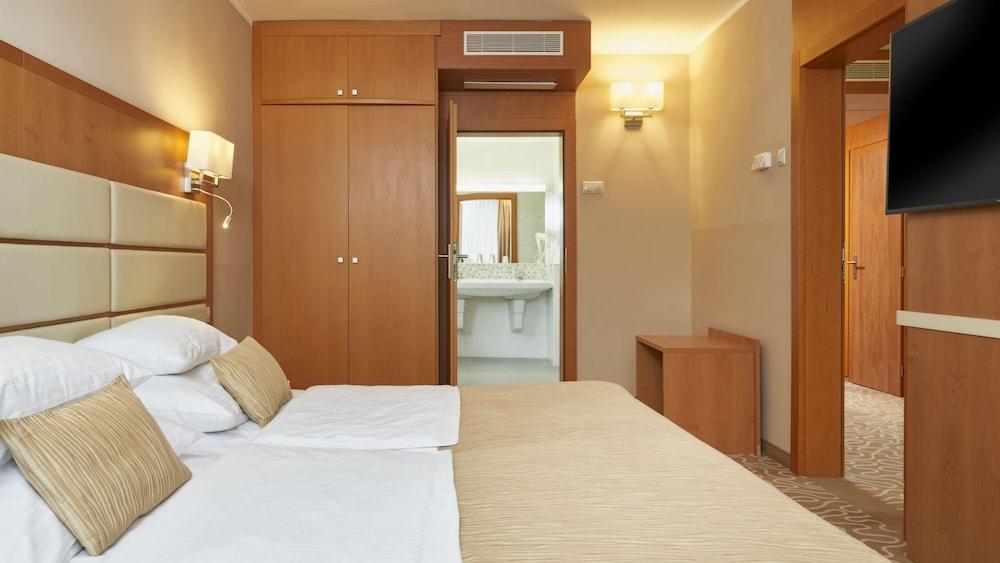 Orea Hotel Pyramida Praha Exterior photo