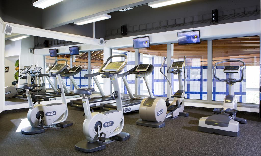 Orea Hotel Pyramida Praha Exterior photo Fitness equipment in a gym
