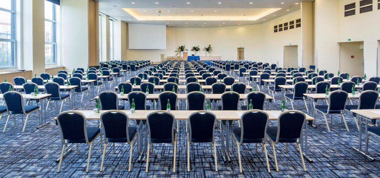 Orea Hotel Pyramida Praha Exterior photo The conference hall