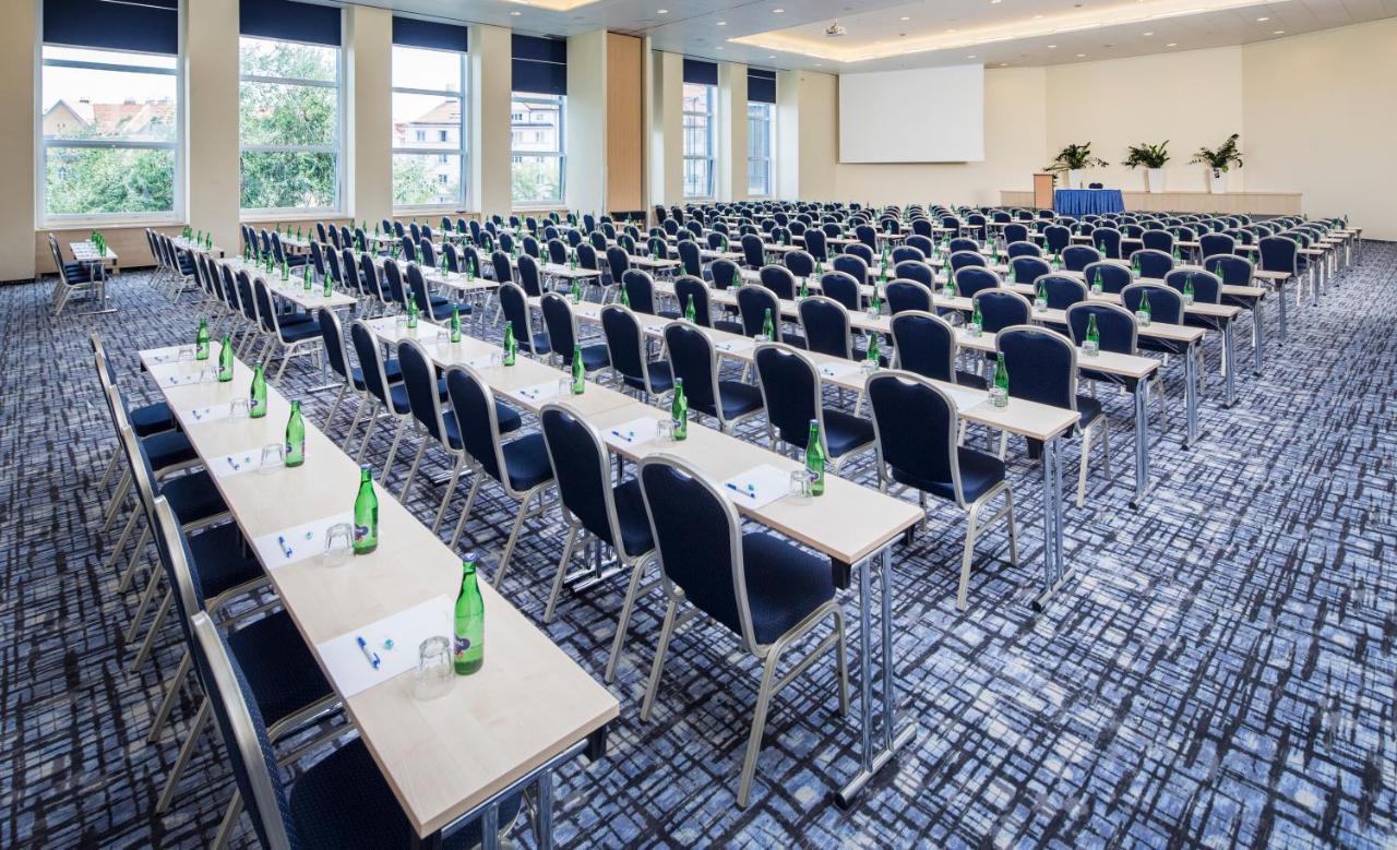 Orea Hotel Pyramida Praha Exterior photo The conference hall of the hotel