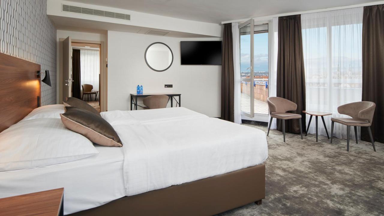 Orea Hotel Pyramida Praha Exterior photo Room with sea view