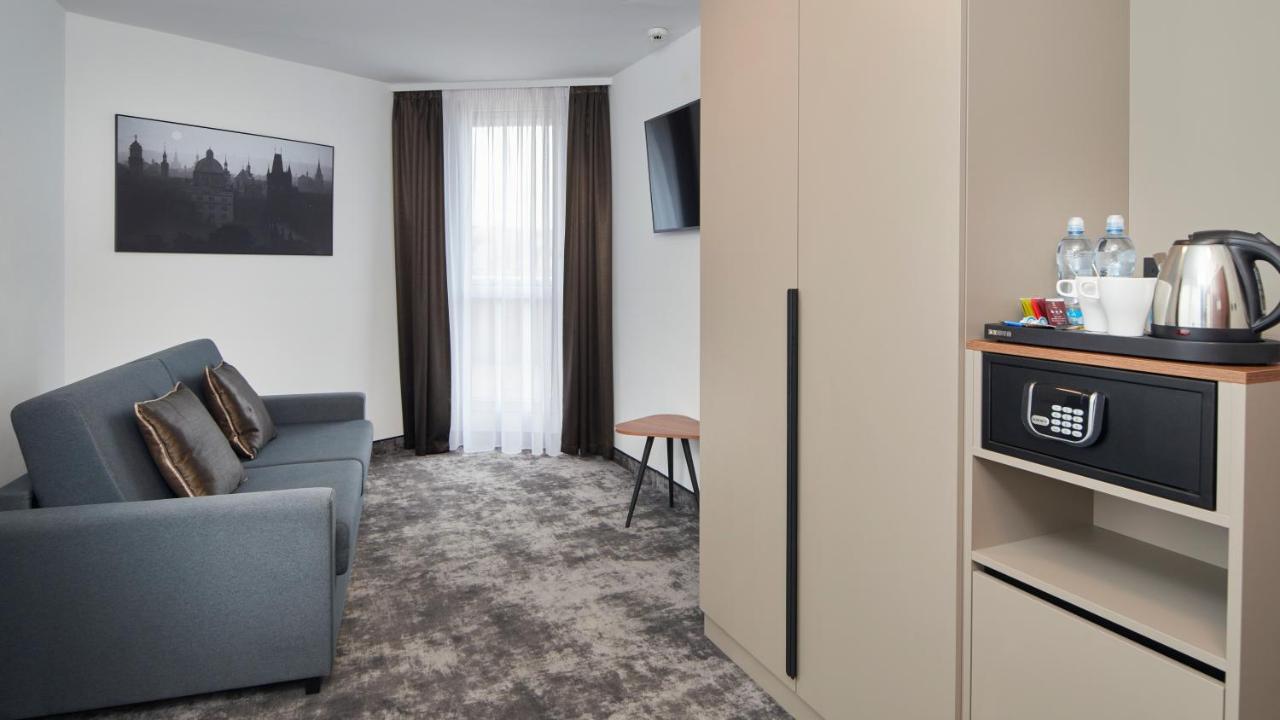 Orea Hotel Pyramida Praha Exterior photo Room interior